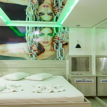 Motel Drive In T - Prolongamento Da Avenida Getulio Vargas Facil Acesso Ao Shopping Patio Chapecó المظهر الخارجي الصورة